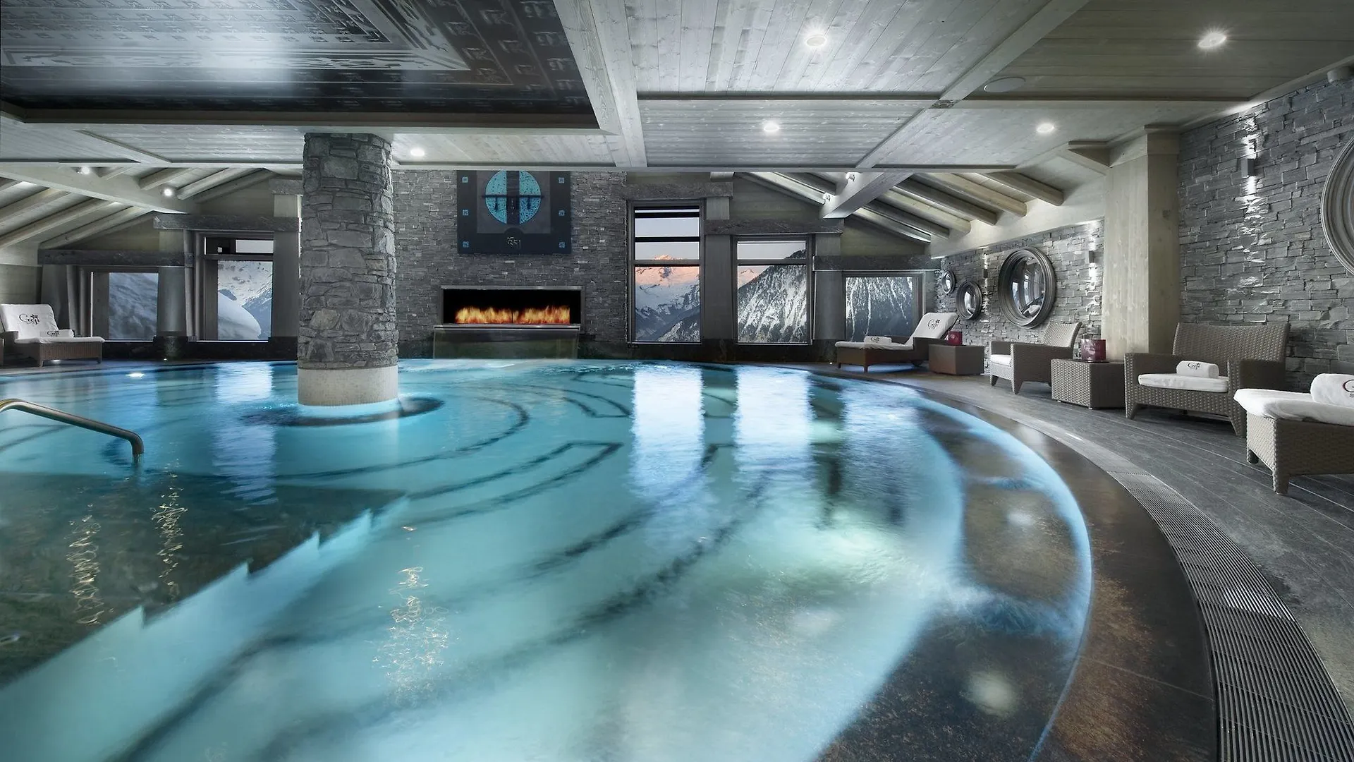 Hotel Le K2 Palace 쿠쉐벨