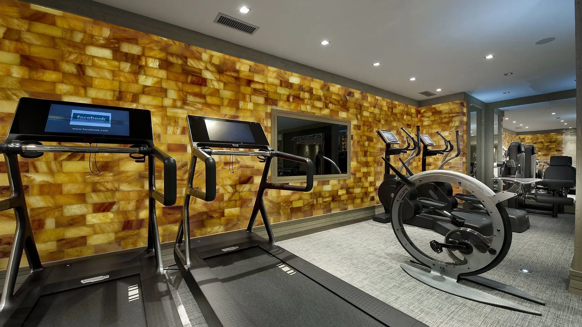 Hotel Le K2 Palace 쿠쉐벨